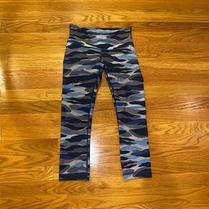 Blue Camo Lululemon Cropped Leggings